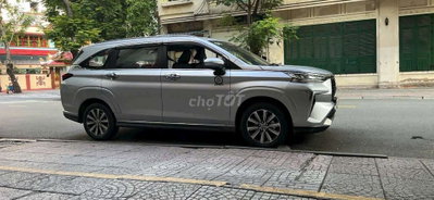 Toyota Veloz Cross Bạc 7 chỗ
