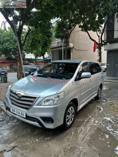 Xe Toyota Innova 2.0E 2015