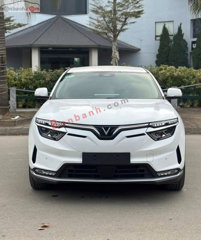 Xe VinFast VF8 Eco AWD 2023