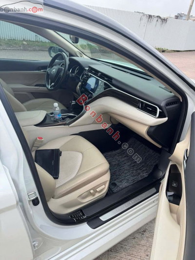 Xe Toyota Camry 2.5Q 2020