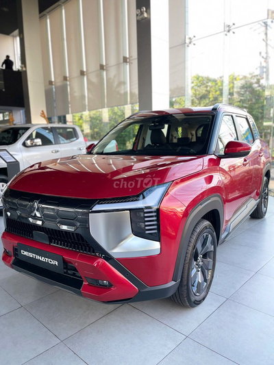 Mitsubishi Destinator Premium Đỏ