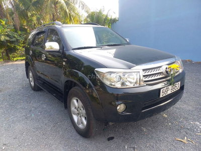 Toyota Fortuner 2010 2.5G Máy Dầu