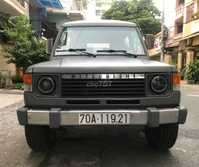 Mitsubishi Pajero 1988 Xám