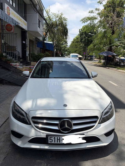 Xe Mercedes-Benz C180 2020 Trắng