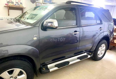 Toyota Fortuner 2009 2.7 V Xám