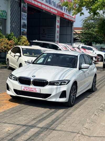 BMW 320i Sportline 2024 Trắng