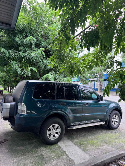 Mitsubishi Pajero Xanh đậm
