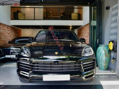 Xe Porsche Cayenne Coupe Platinum Edition 2022