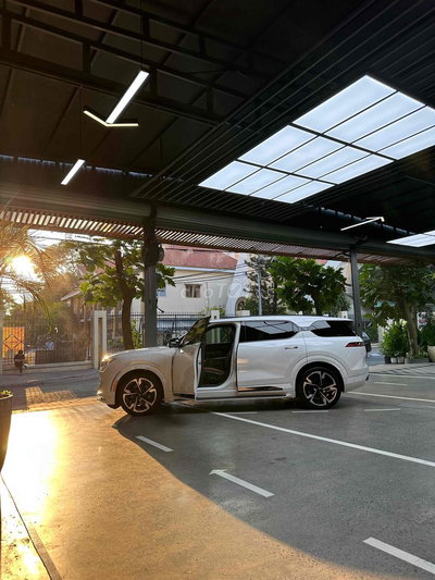 Xe điện Vinfast VF9 Plus Trắng