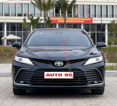 Xe Toyota Camry 2.0Q 2022