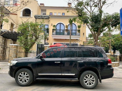 Xe Toyota Land Cruiser VX 4.6 V8 2016