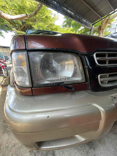 Isuzu Trooper 2001 Nâu