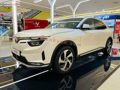 Xe VinFast VF8 Eco 2026