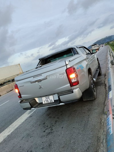 Mitsubishi Triton 2021 Bạc