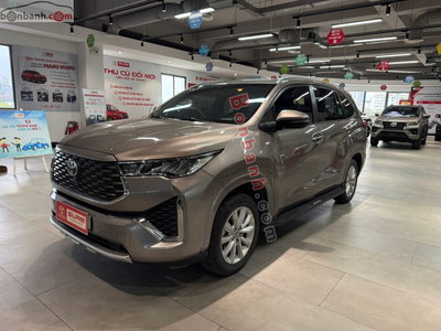 Xe Toyota Innova Cross 2.0V CVT 2025