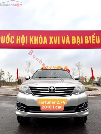Xe Toyota Fortuner 2.7V 4X2 AT 2016