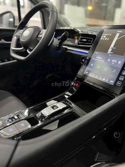 Hyundai Custin Tiêu Chuẩn Trắng