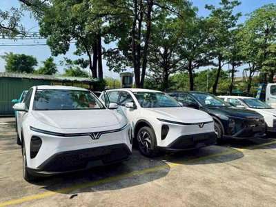 Xe điện VinFast Limo Green - Bao Nợ Xấu