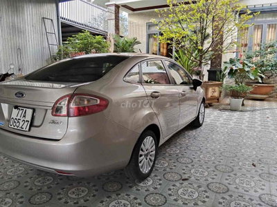 gd cần bán Ford Fiesta 2011 Tự động nguyên zin