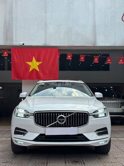 Volvo XC60 Inscription 2019, chạy chuẩn 8 v miles