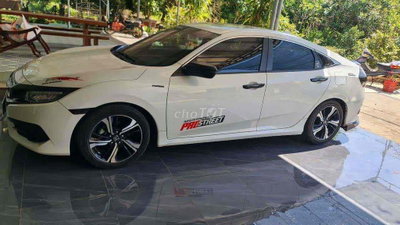 Honda Civic 2018 1.5L Vtec Turbo - 680000 km