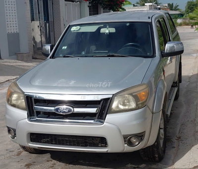 Ford Ranger 2011 XLT Bạc