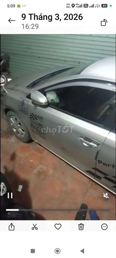 Ô tô màu Bạc
