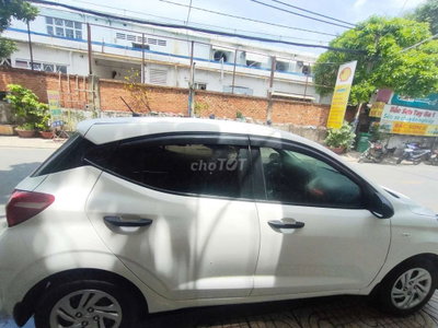 Hyundai i10 2022 Base Trắng . số sàn