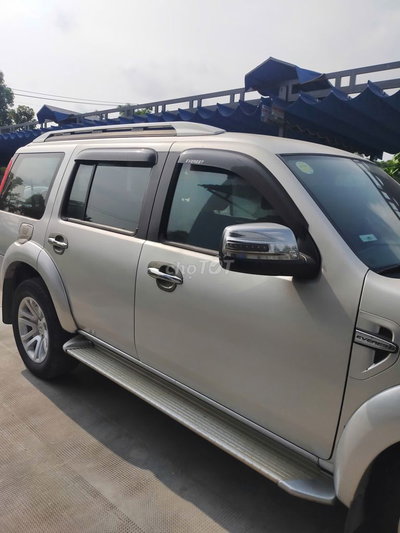 Ford Everest 2014 Bạc 300.000 km
