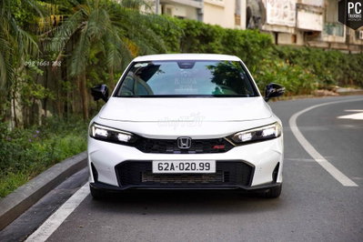 CIVIC RS 2025, ODO: MỚI 5.000KM, SƠN ZIN NGUYÊN XE