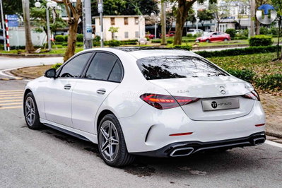 Mercedes-Benz C300 AMG Model 2022 Trắng