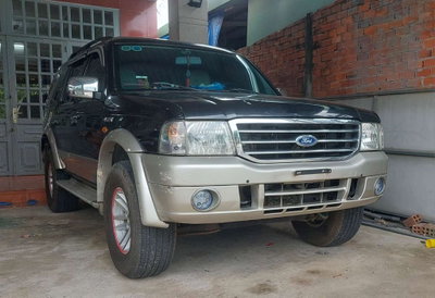 Ford Everest Đen 7 chỗ