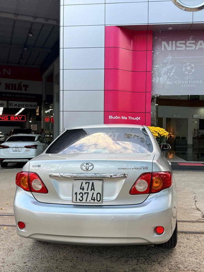 Toyota Corolla 2010 Bạc