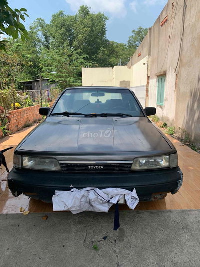 Toyota Camry 1987 Xám