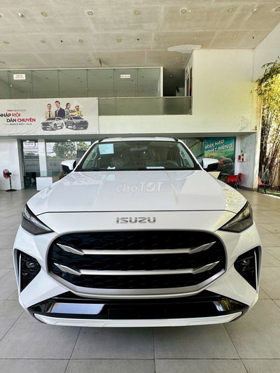 SUV ISUZU mu-X B7 PLUS ƯU ĐÃI LÊN ĐẾN 90TR