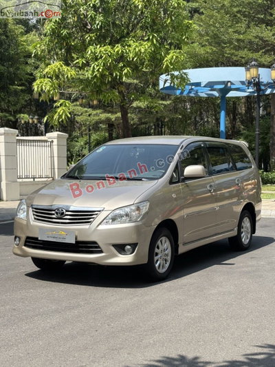 Xe Toyota Innova 2.0G 2012