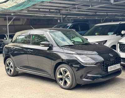 Suzuki Swift Hybrid 2025 Đen 60 km siêu đẹp