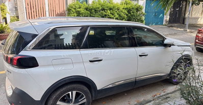 Peugeot 5008 2019 Trắng 7 chỗ