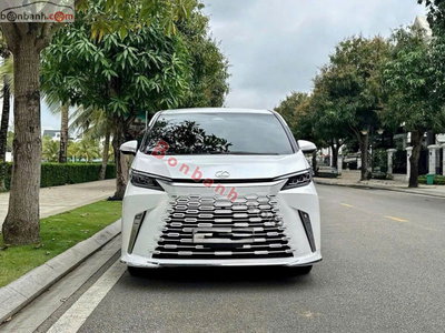 Xe Lexus LM 500h 2025