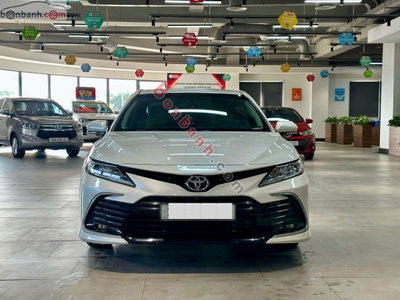 Xe Toyota Camry 2.0Q 2022