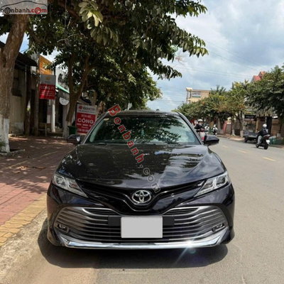 Xe Toyota Camry 2.0G 2020