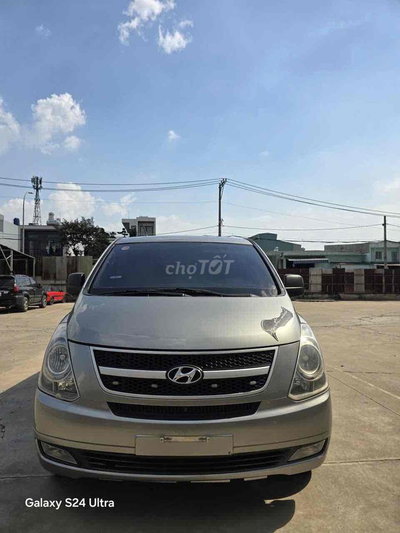 Hyundai Starex 2011 Limited Bạc