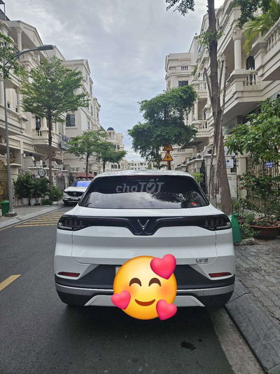Xe điện VinFast VF8 Plus Trắng