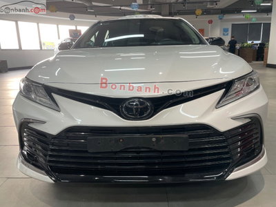 Xe Toyota Camry 2.0Q 2022