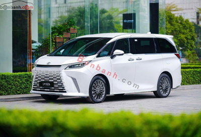 Xe Lexus LM 500h 2026