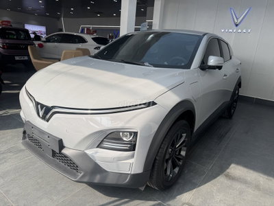 Xe điện VinFast VF6 Plus Trắng