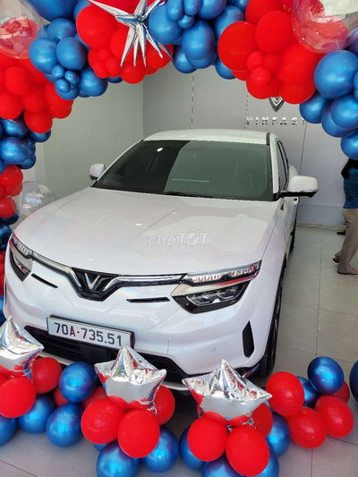 Xe điện VinFast VF 8 Trắng