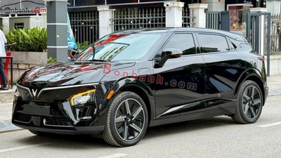Xe VinFast VF7 Plus AWD 2026