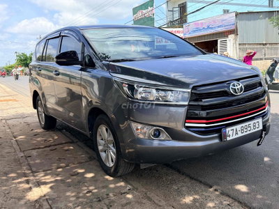 Toyota Innova 2018 E 2.0 Xám