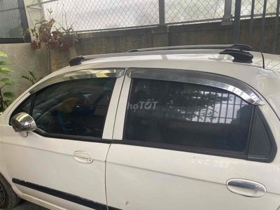 Chevrolet Spark Trắng